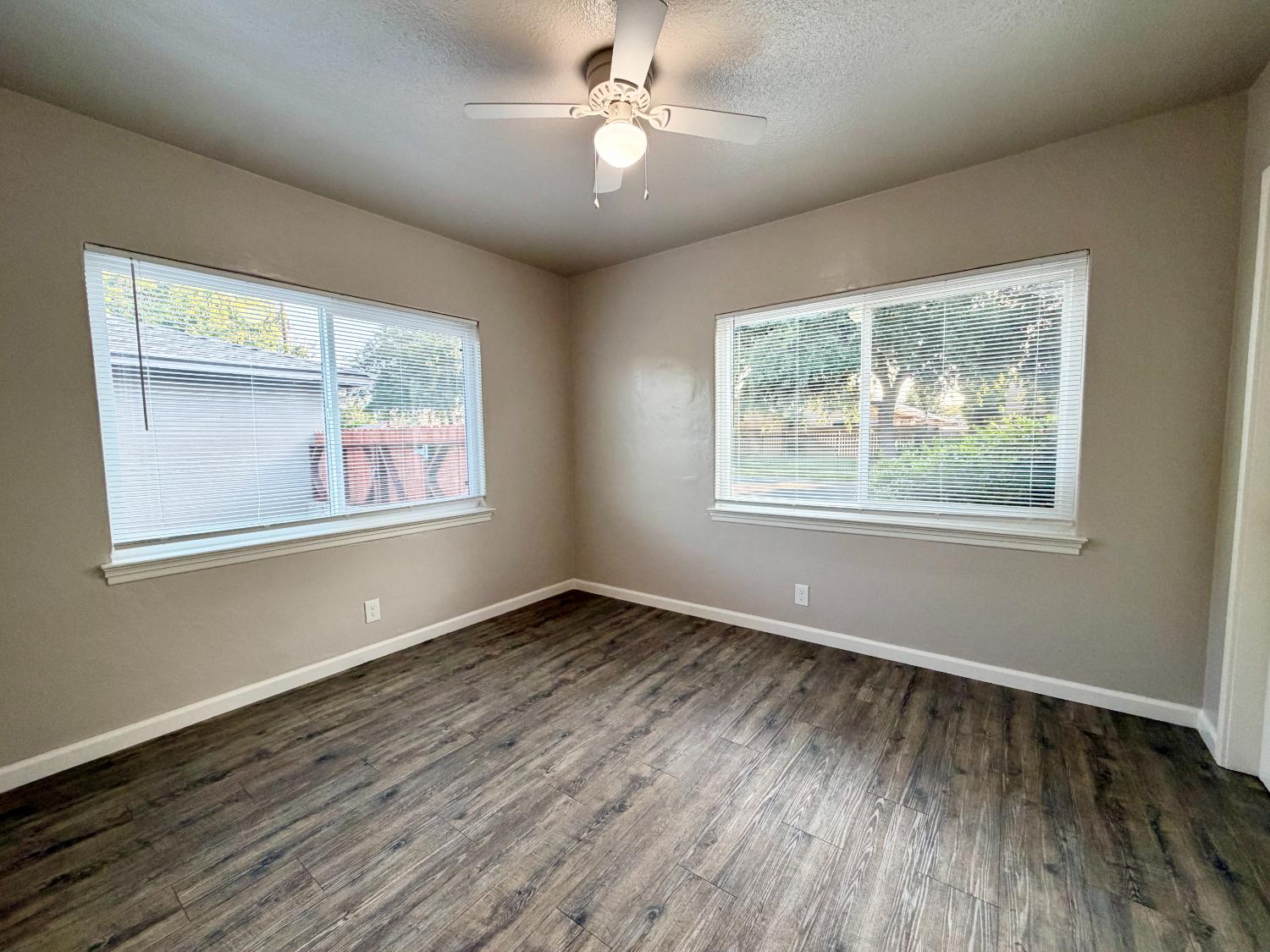 847 W Robinson Ave, Fresno, CA 93705