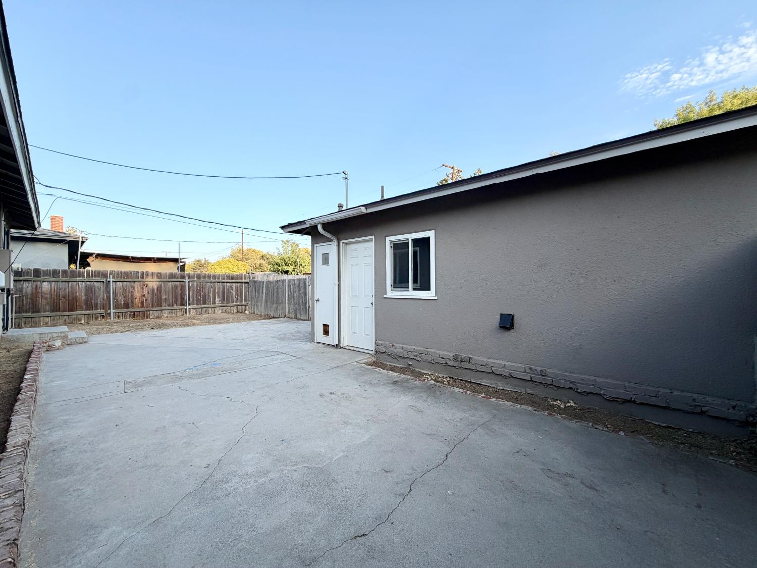 847 W Robinson Ave, Fresno, CA 93705