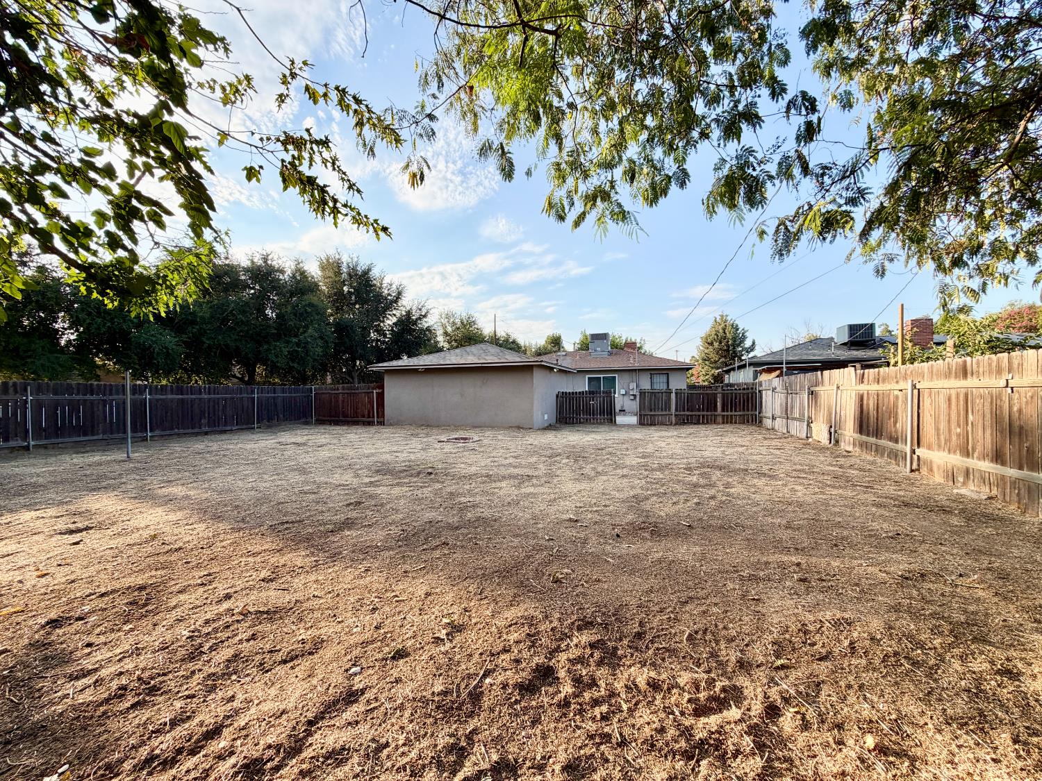 847 W Robinson Ave, Fresno, CA 93705