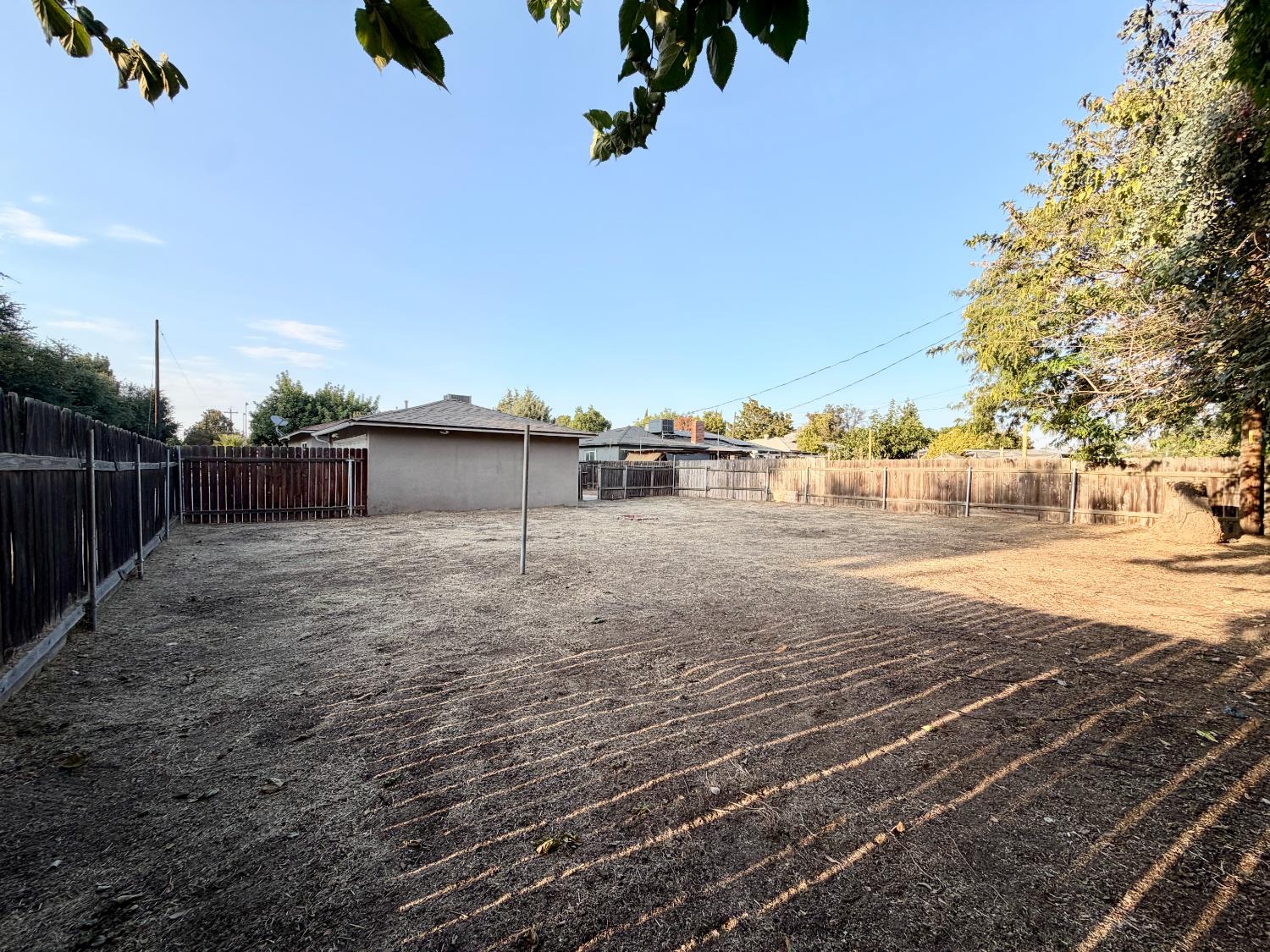847 W Robinson Ave, Fresno, CA 93705