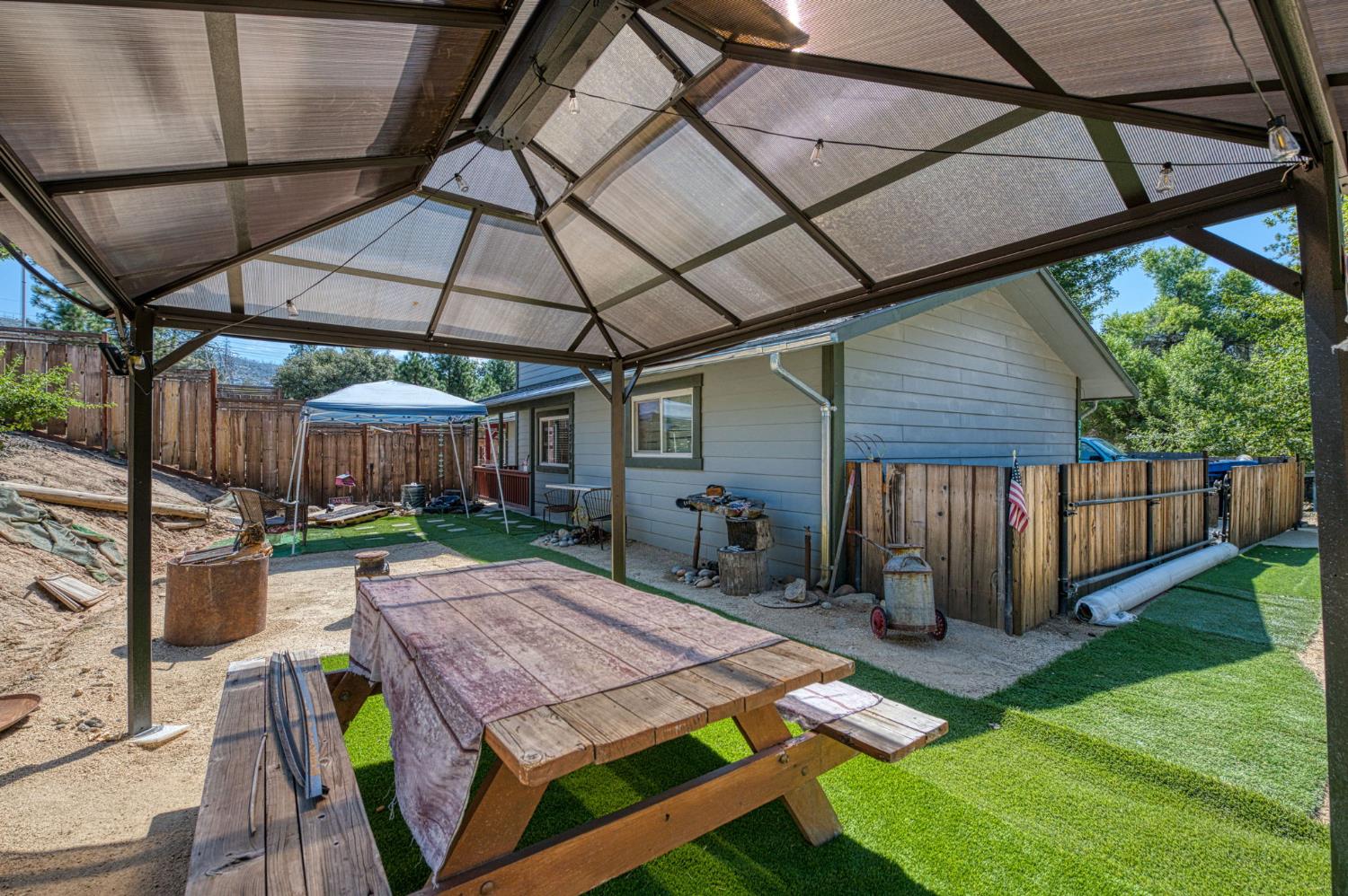 33799 Tocaloma Rd, Auberry, CA 93602