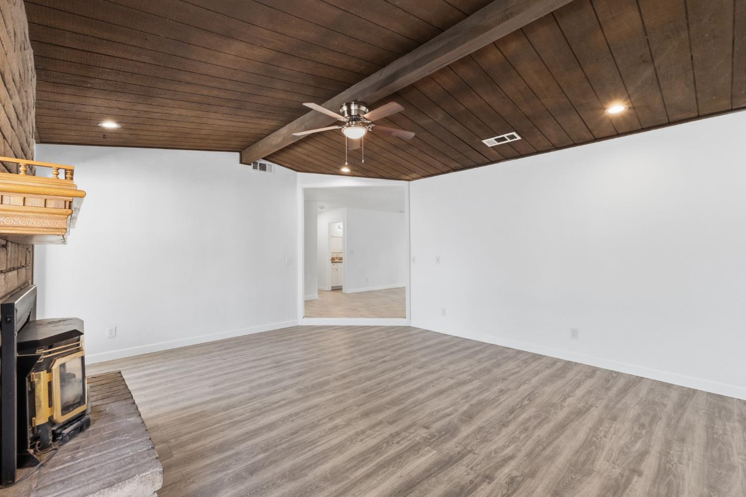 2577 W Noble, Caruthers, CA 93609