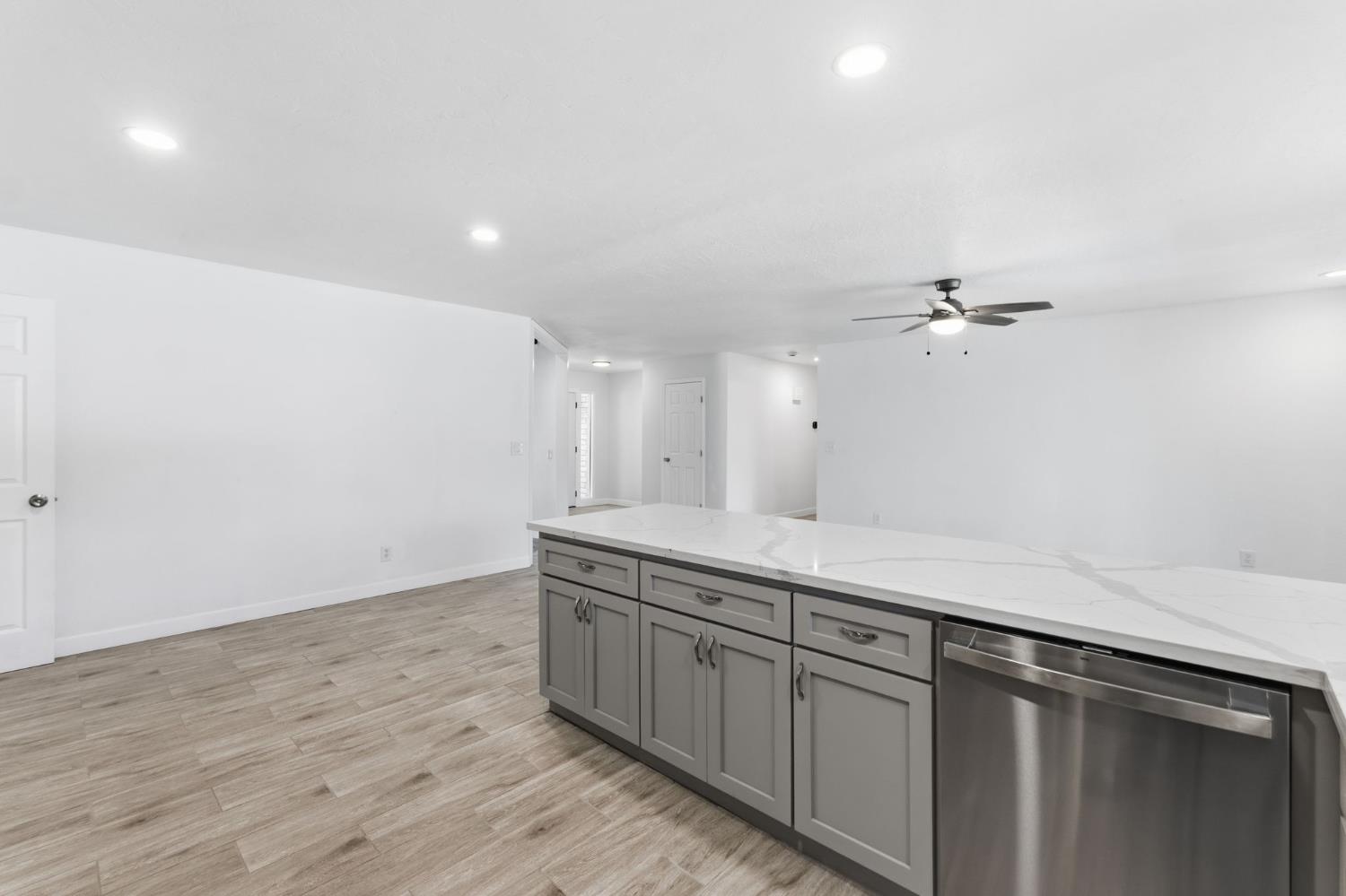 2577 W Noble, Caruthers, CA 93609
