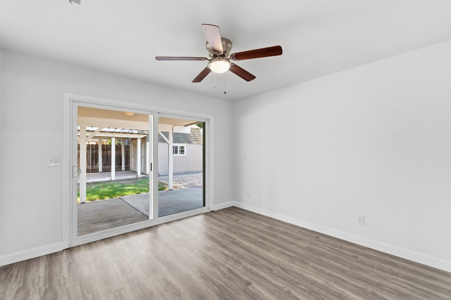 2577 W Noble, Caruthers, CA 93609