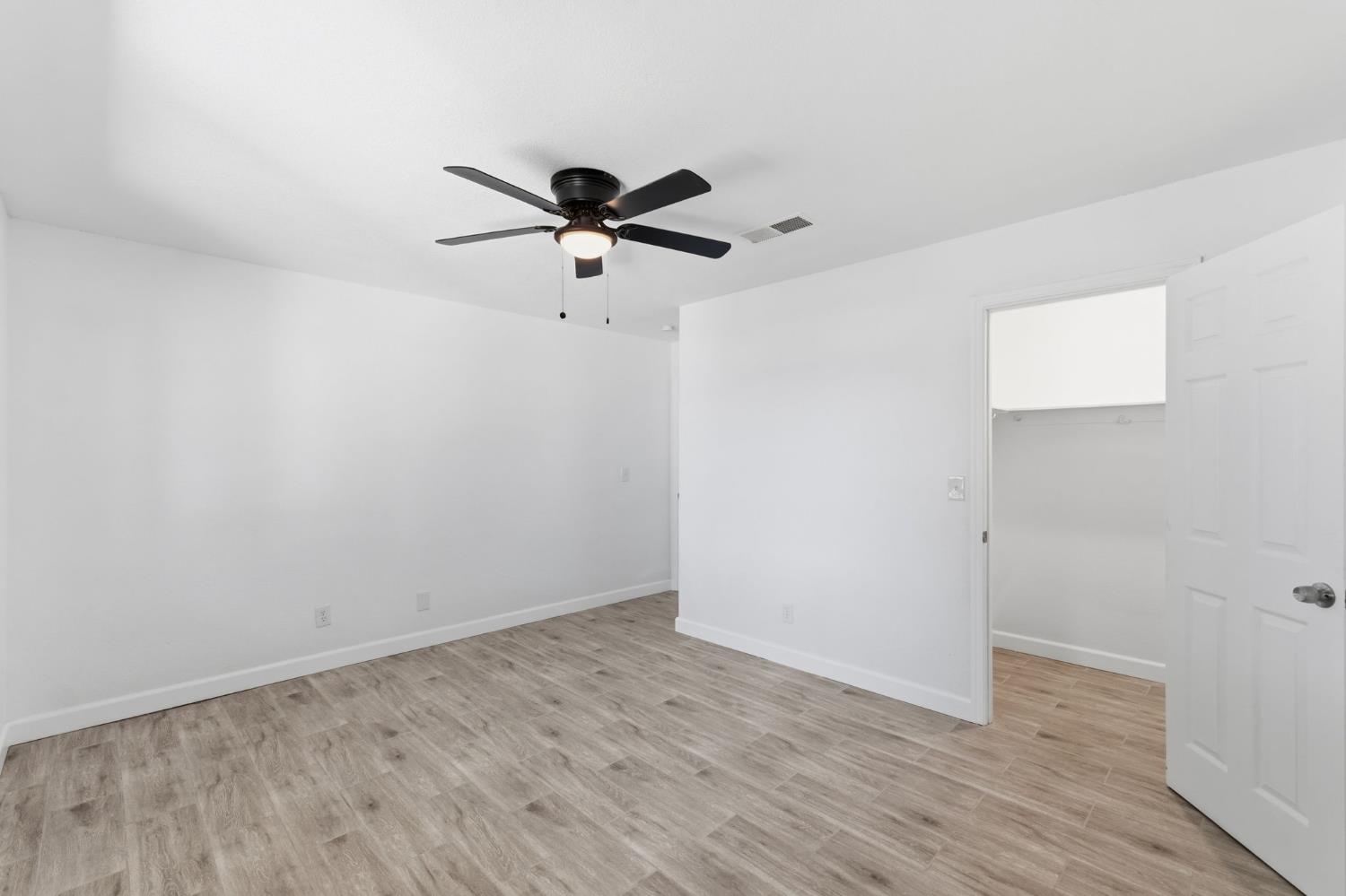 2577 W Noble, Caruthers, CA 93609