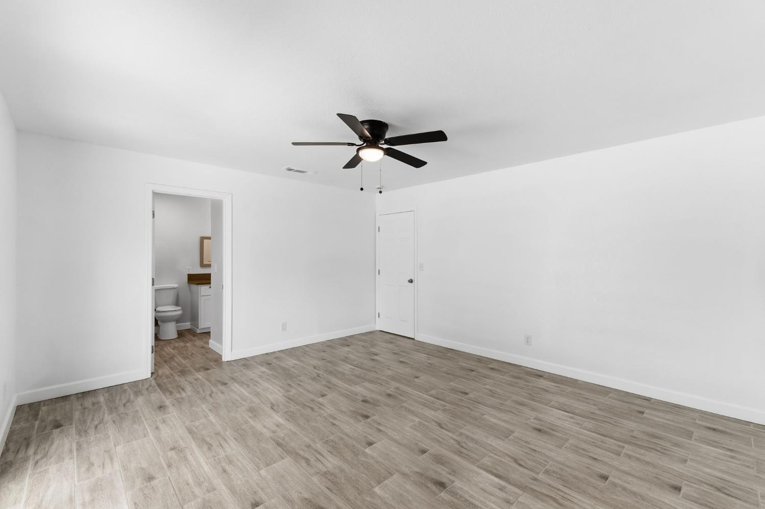 2577 W Noble, Caruthers, CA 93609