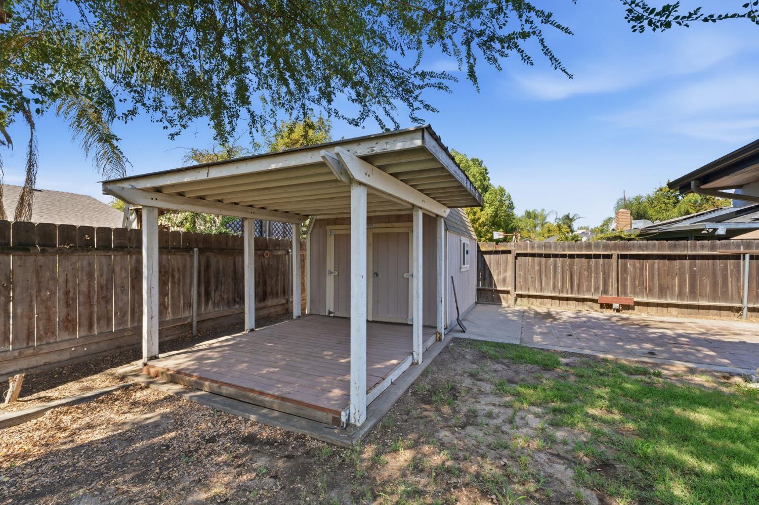 2577 W Noble, Caruthers, CA 93609