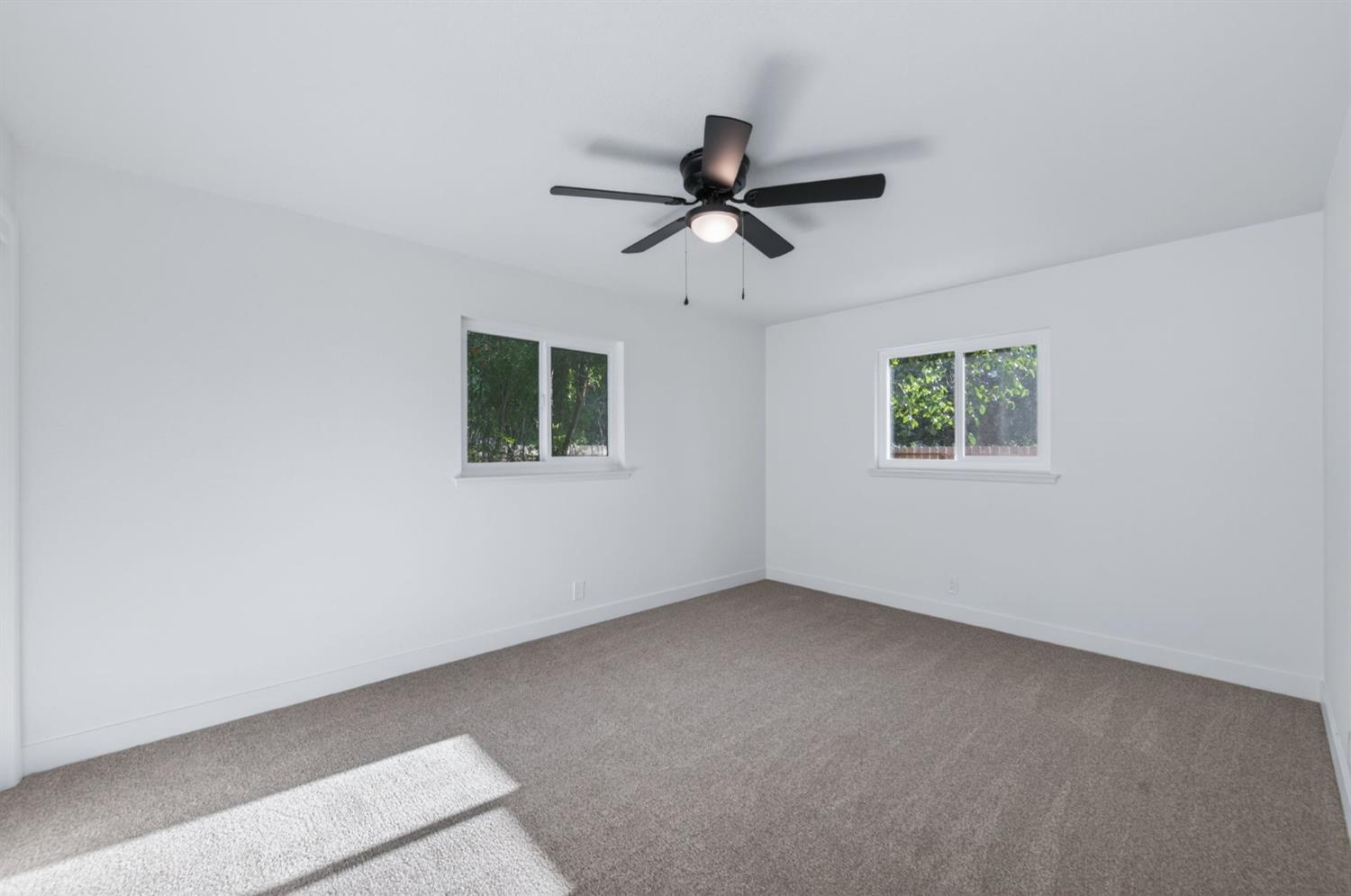 210 Sunnyside Ave, Clovis, CA 93611