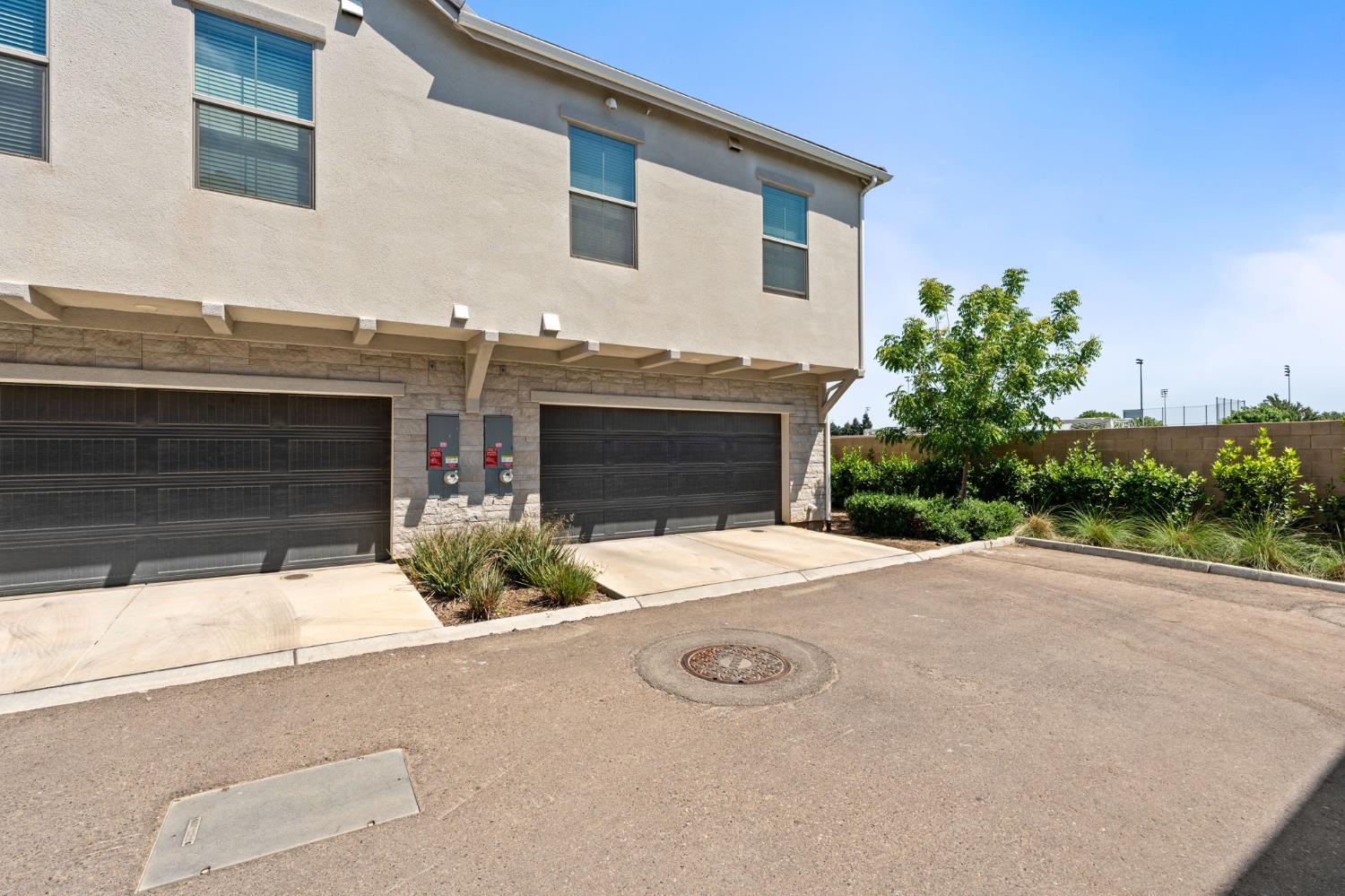 2739 E Tamarind Dr, Fresno, CA 93730