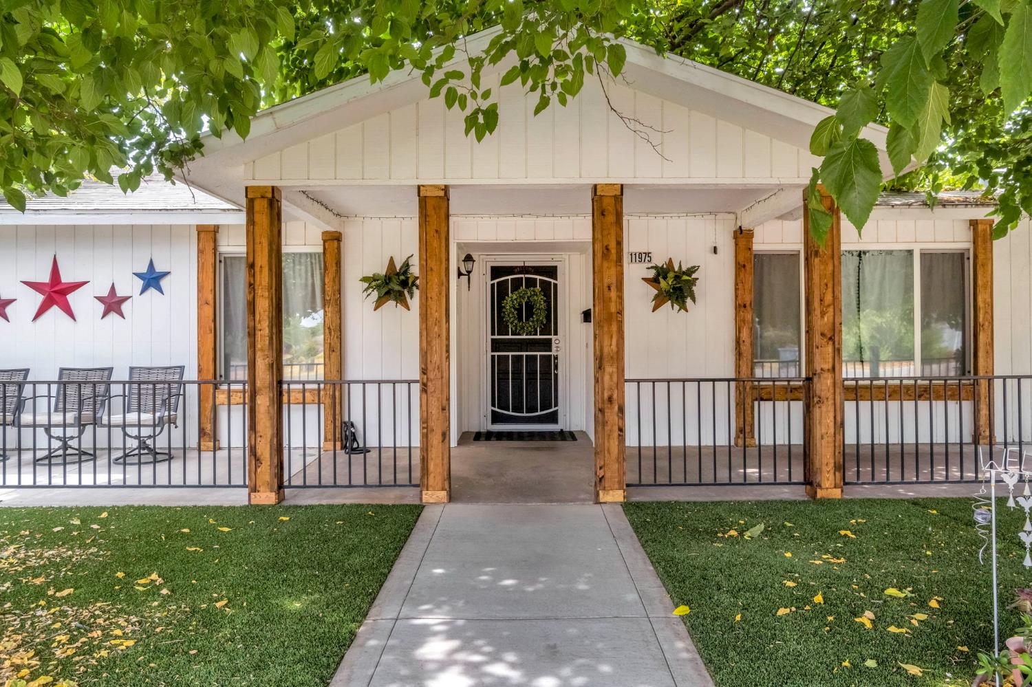 11975 Charlton Rd, Madera, CA 93636