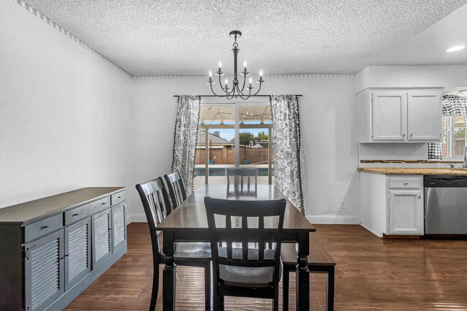 11975 Charlton Rd, Madera, CA 93636