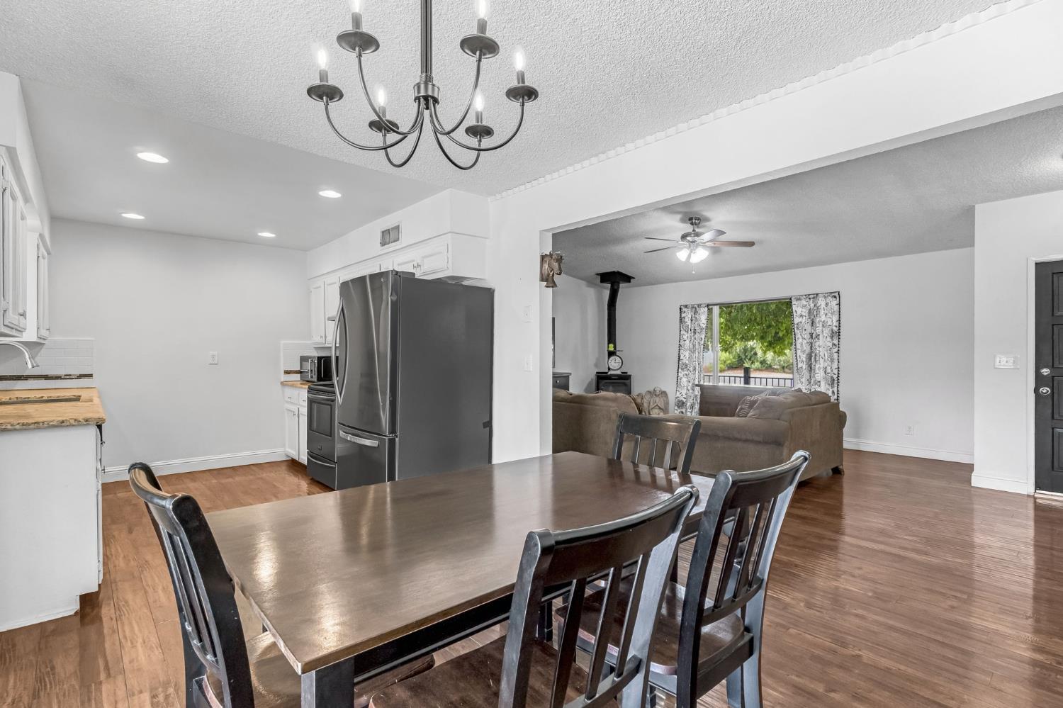 11975 Charlton Rd, Madera, CA 93636