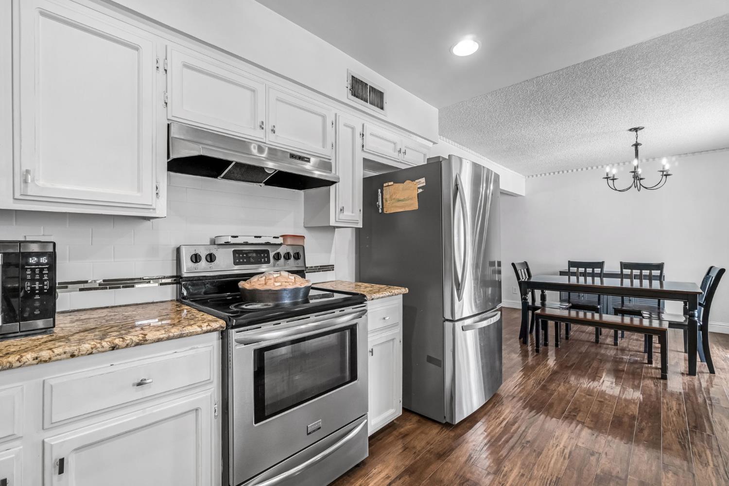 11975 Charlton Rd, Madera, CA 93636