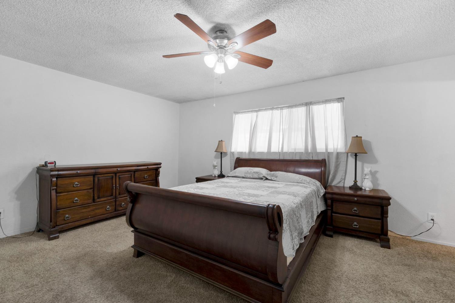 11975 Charlton Rd, Madera, CA 93636