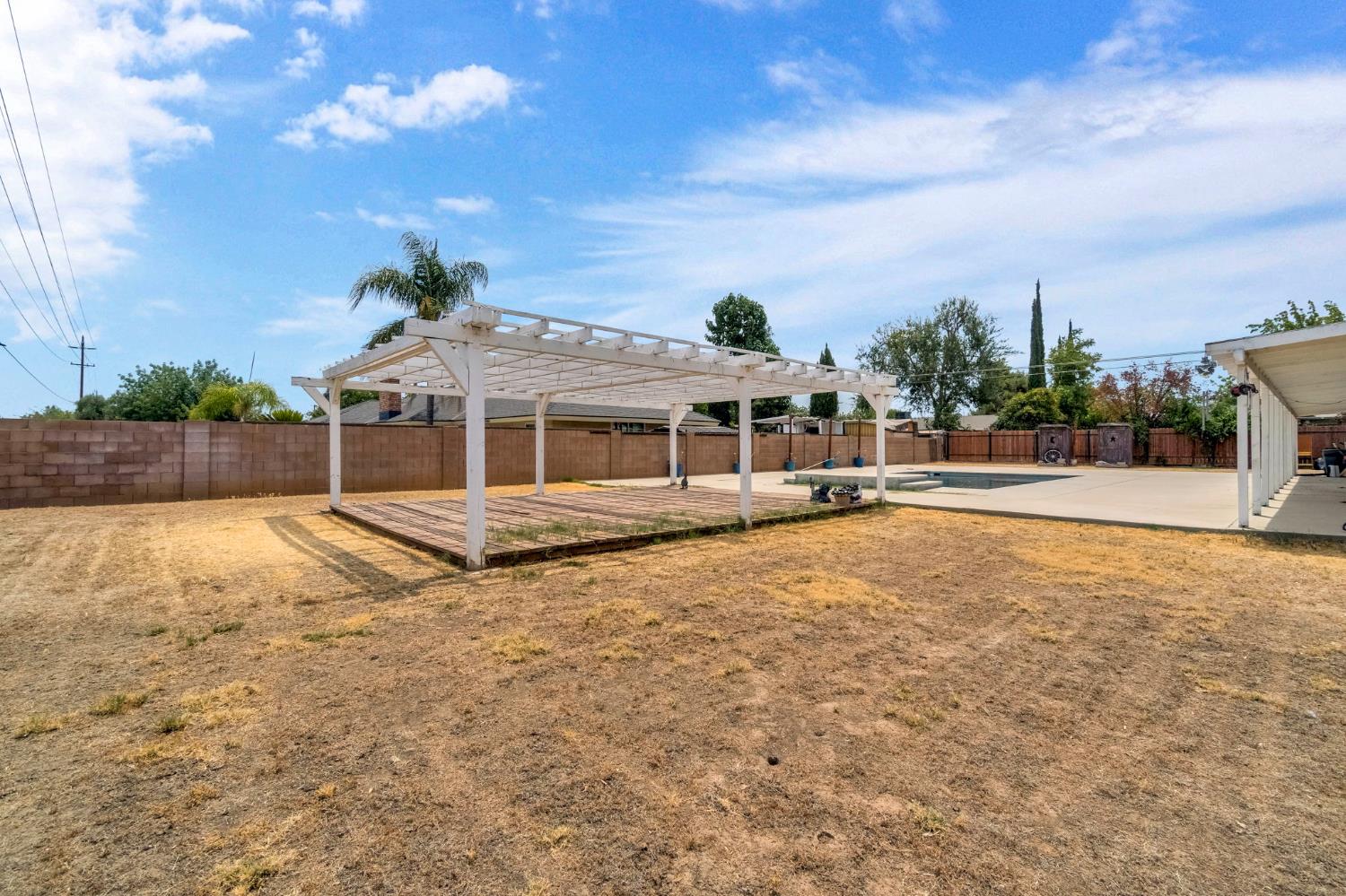 11975 Charlton Rd, Madera, CA 93636
