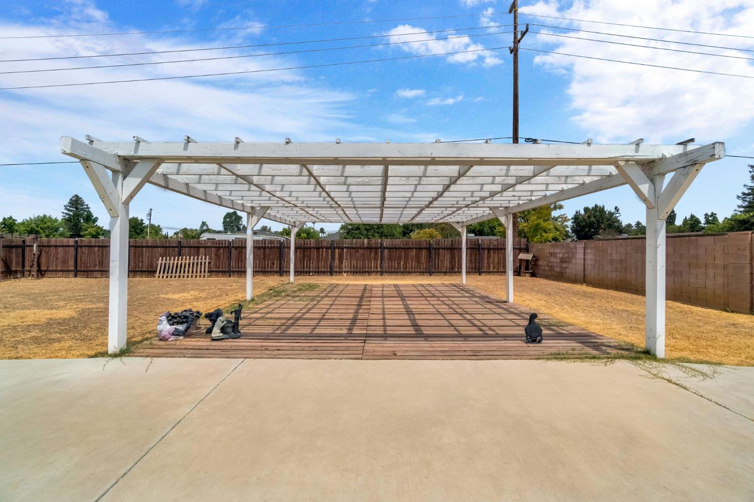 11975 Charlton Rd, Madera, CA 93636