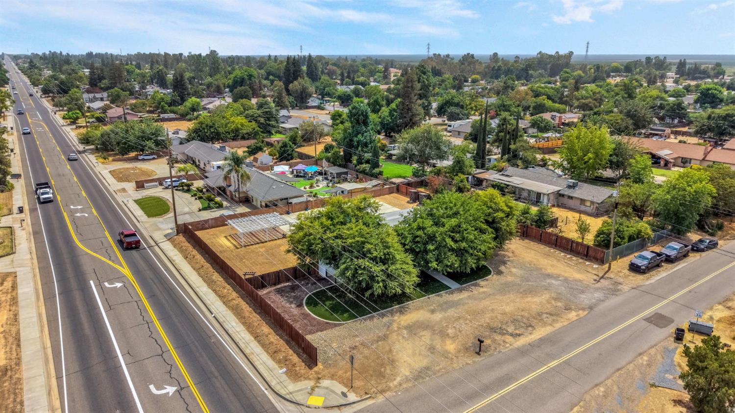11975 Charlton Rd, Madera, CA 93636