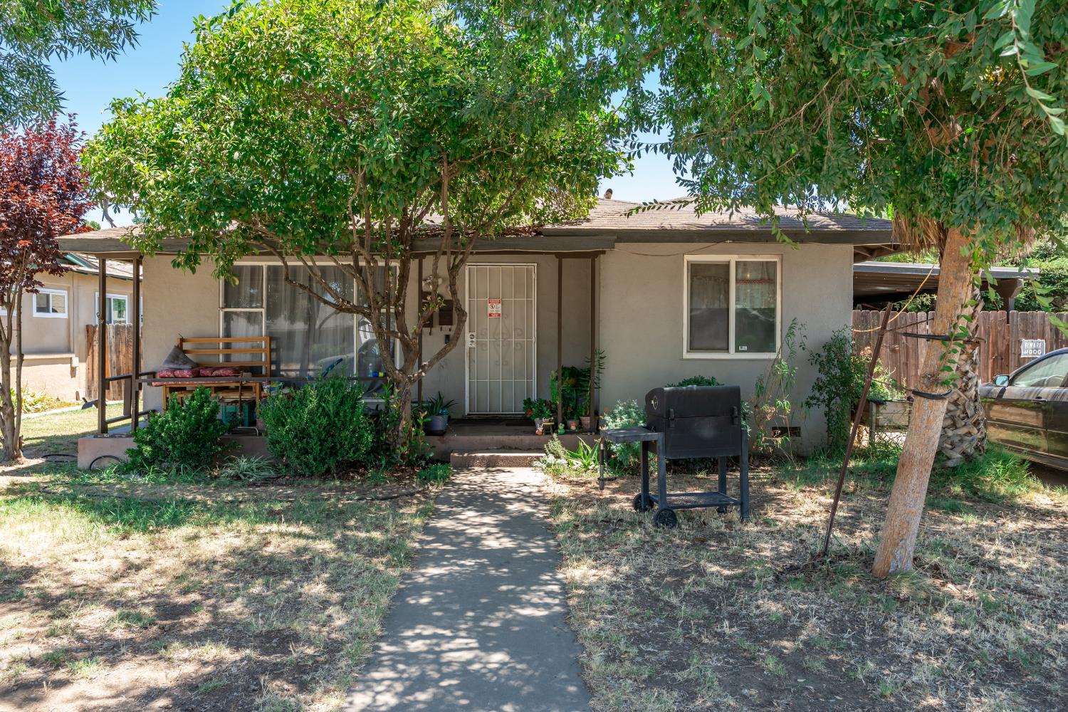 417 S J St, Madera, CA 93637