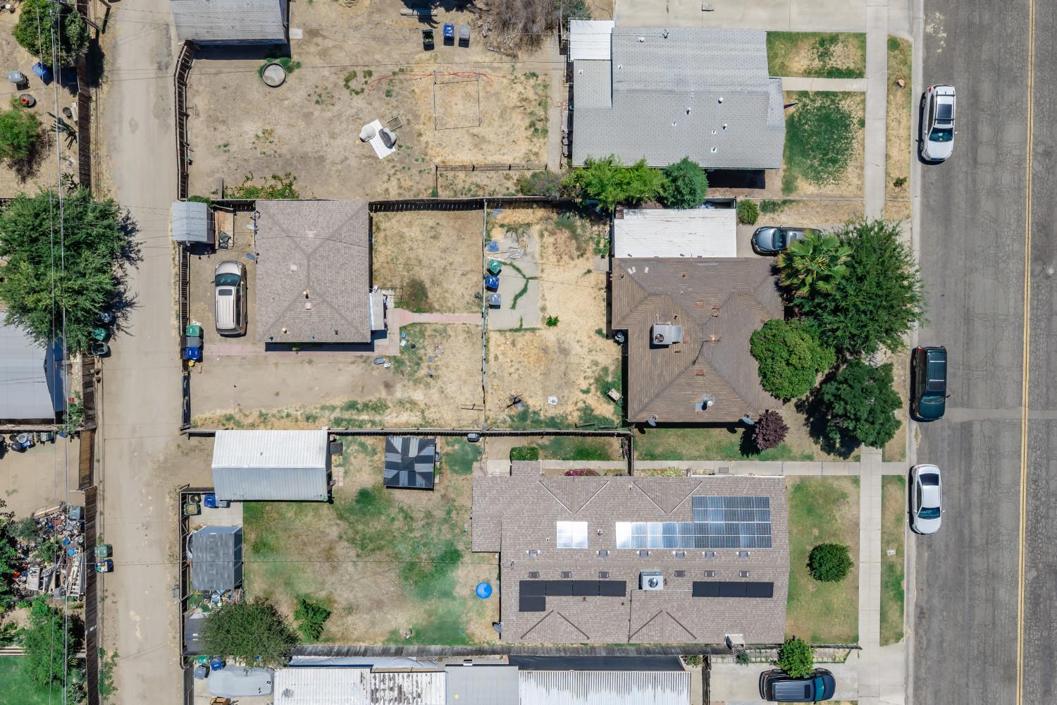 417 S J St, Madera, CA 93637