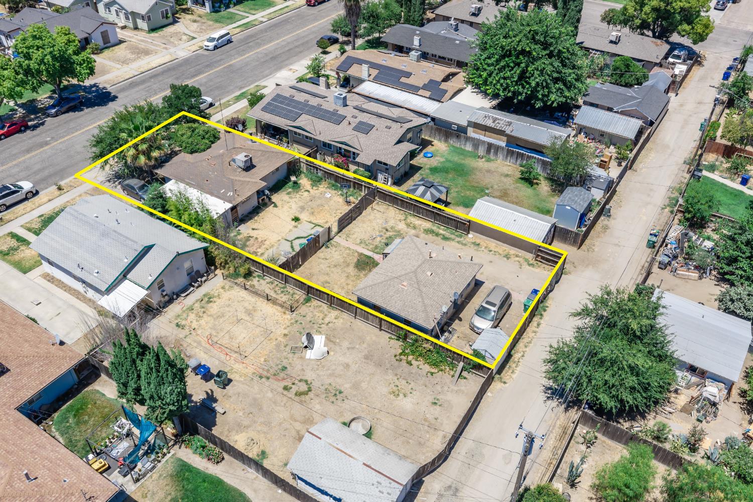 417 S J St, Madera, CA 93637