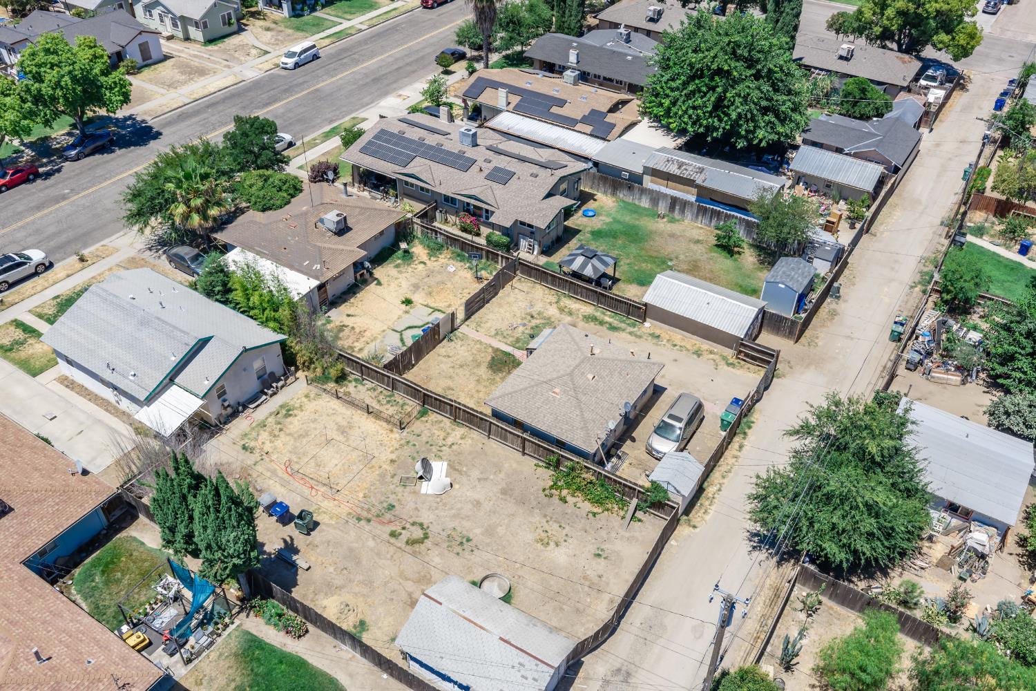 417 S J St, Madera, CA 93637