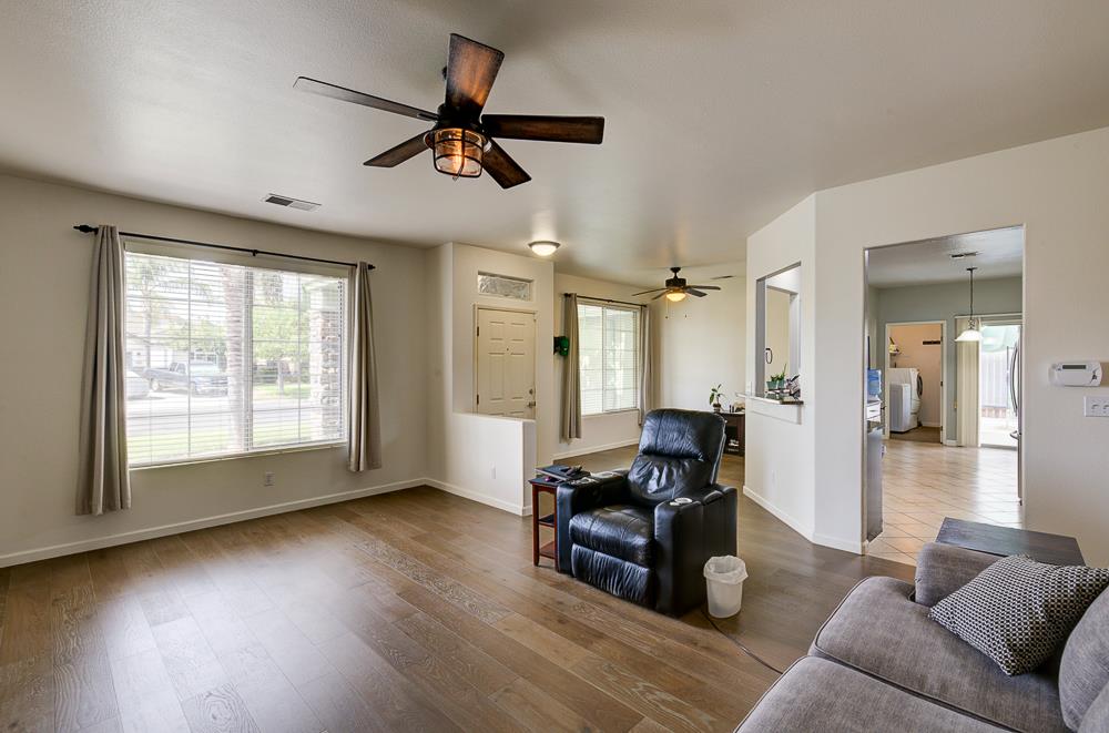 5683 E Grove Ave, Fresno, CA 93727