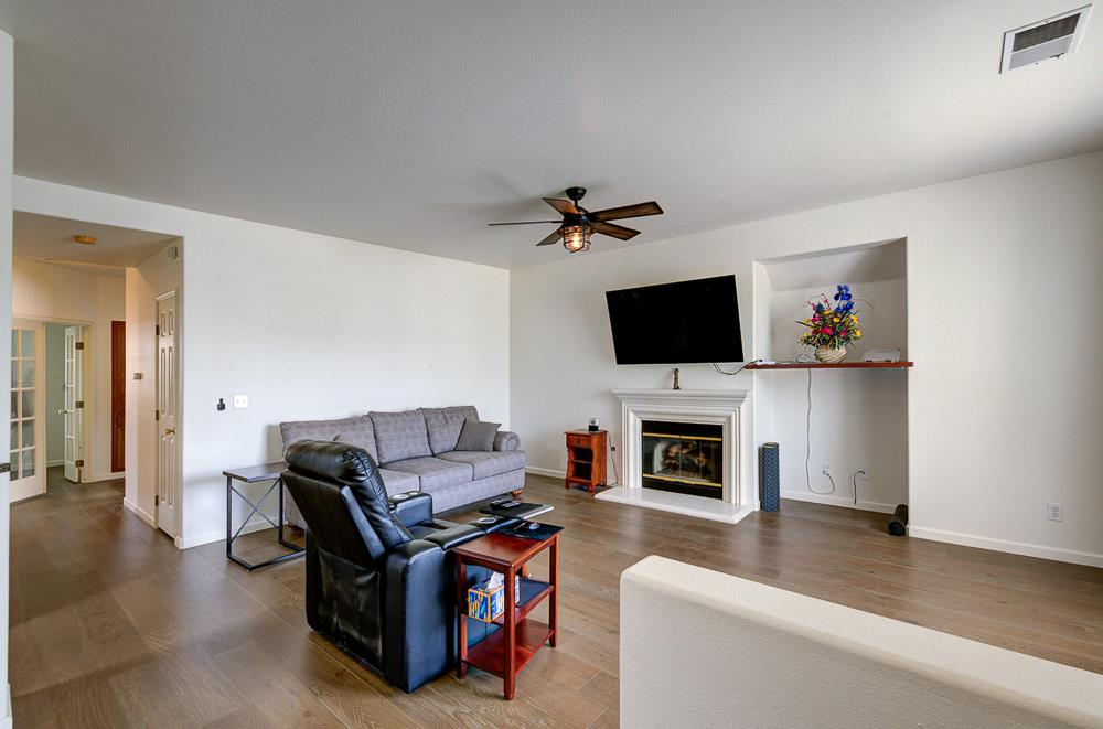 5683 E Grove Ave, Fresno, CA 93727