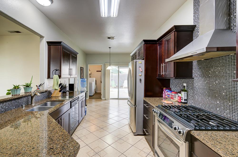 5683 E Grove Ave, Fresno, CA 93727