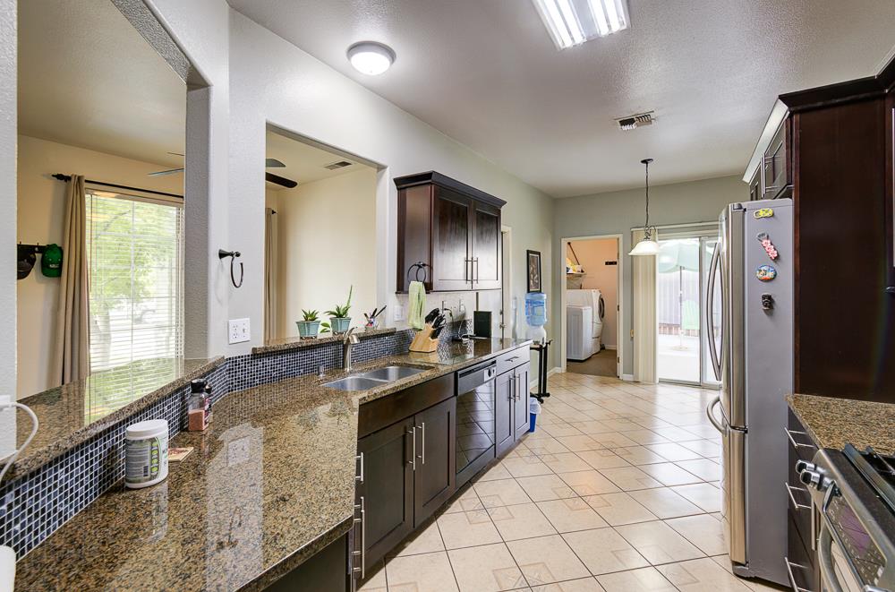 5683 E Grove Ave, Fresno, CA 93727
