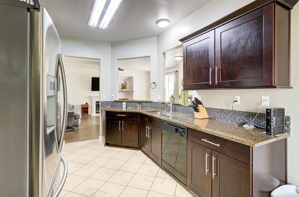 5683 E Grove Ave, Fresno, CA 93727
