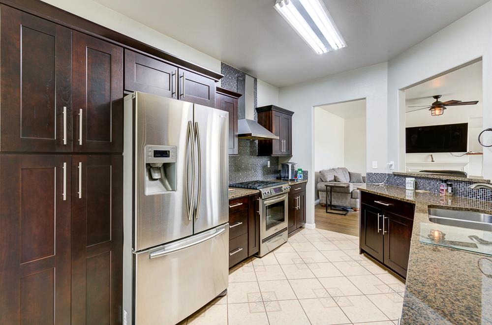 5683 E Grove Ave, Fresno, CA 93727