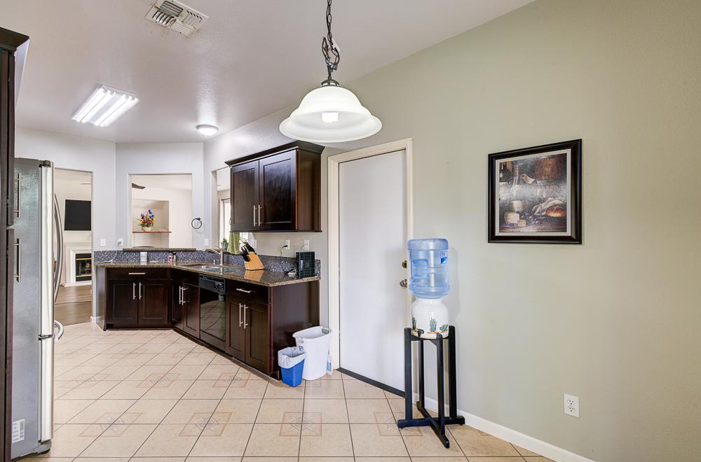5683 E Grove Ave, Fresno, CA 93727