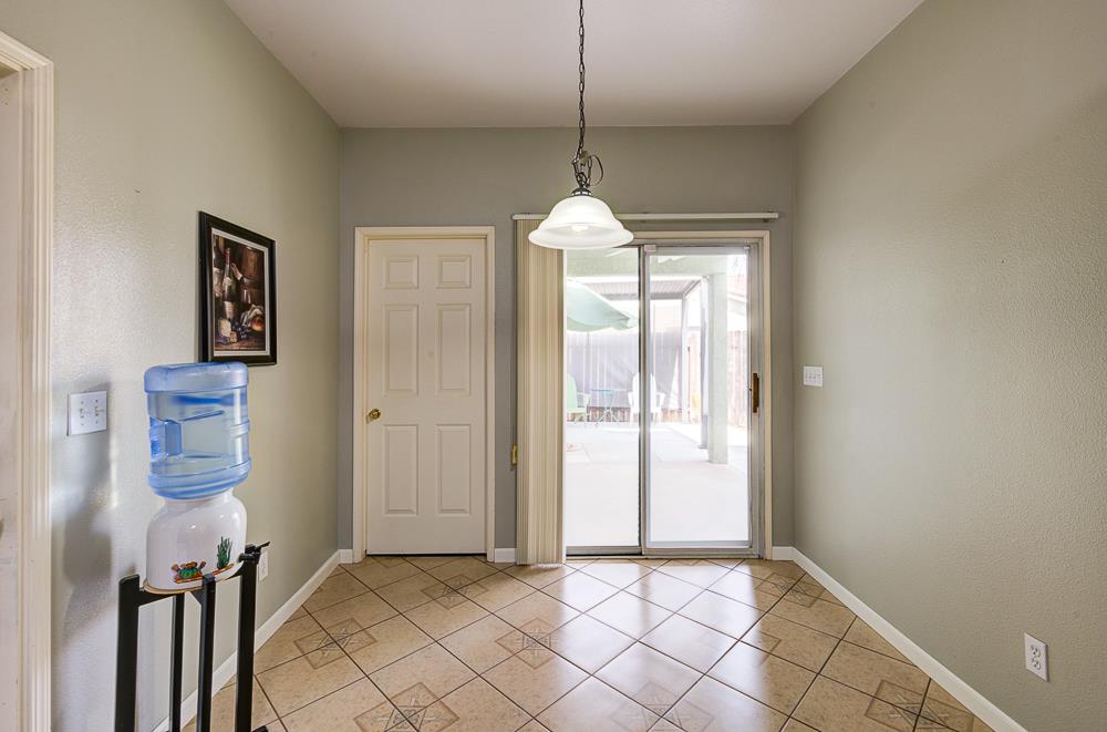 5683 E Grove Ave, Fresno, CA 93727