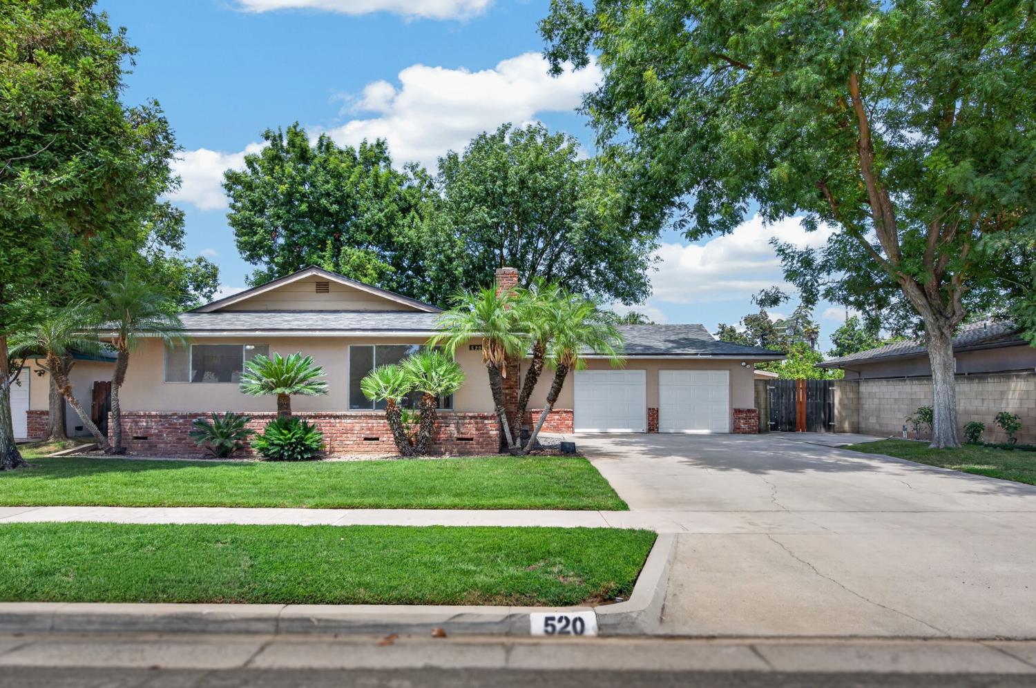 520 W Acacia Ave, Fresno, CA 93705