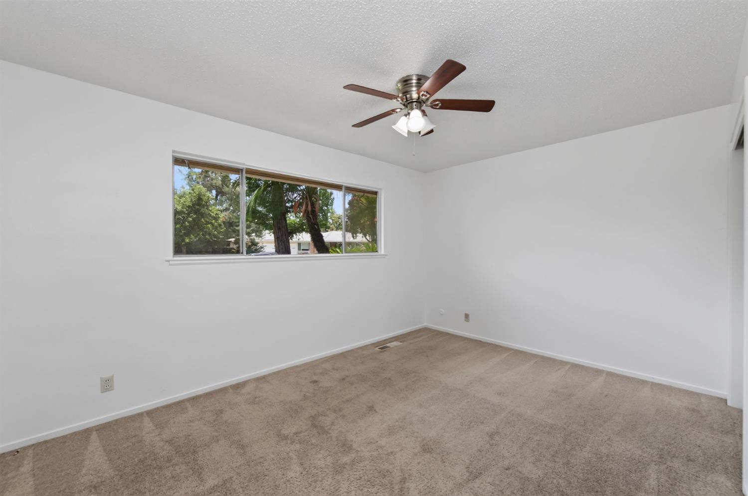 520 W Acacia Ave, Fresno, CA 93705