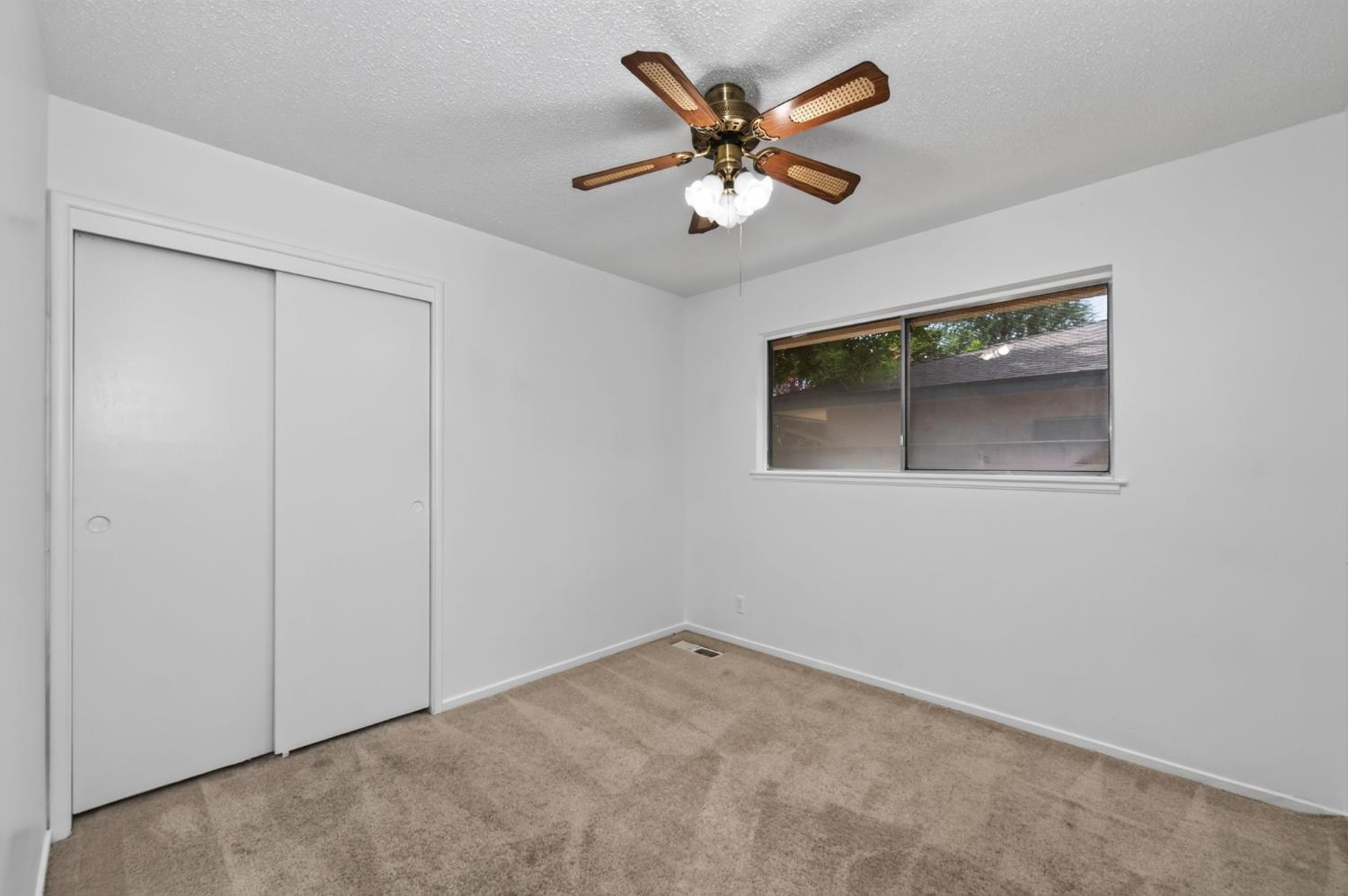 520 W Acacia Ave, Fresno, CA 93705