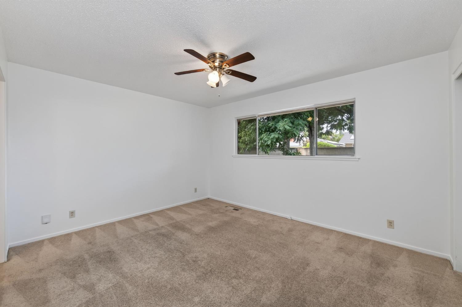 520 W Acacia Ave, Fresno, CA 93705