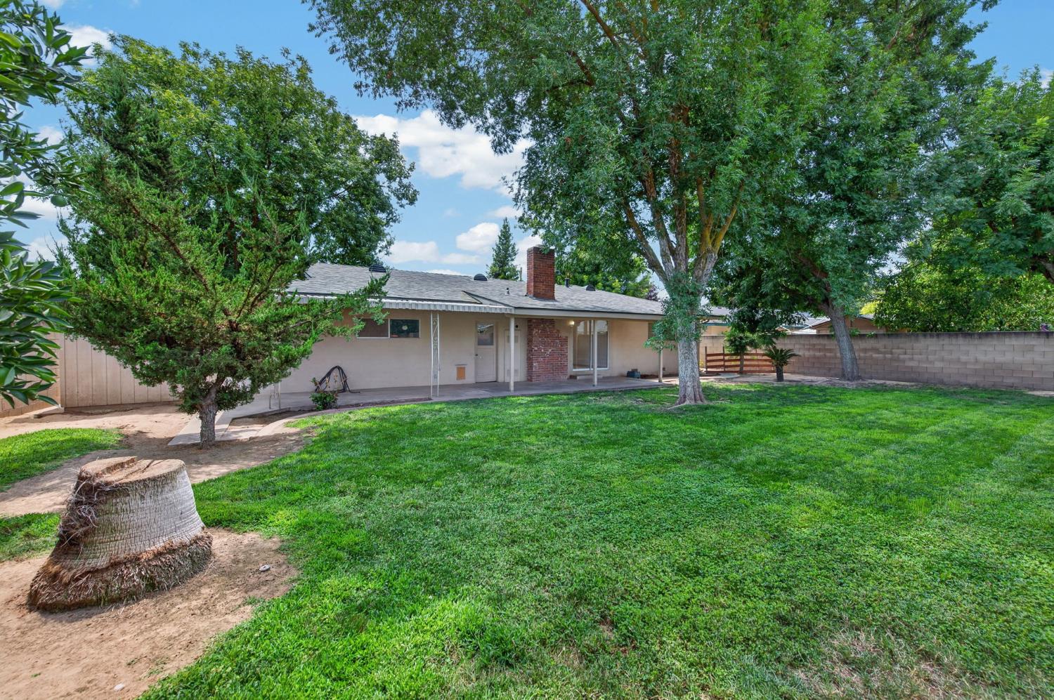 520 W Acacia Ave, Fresno, CA 93705