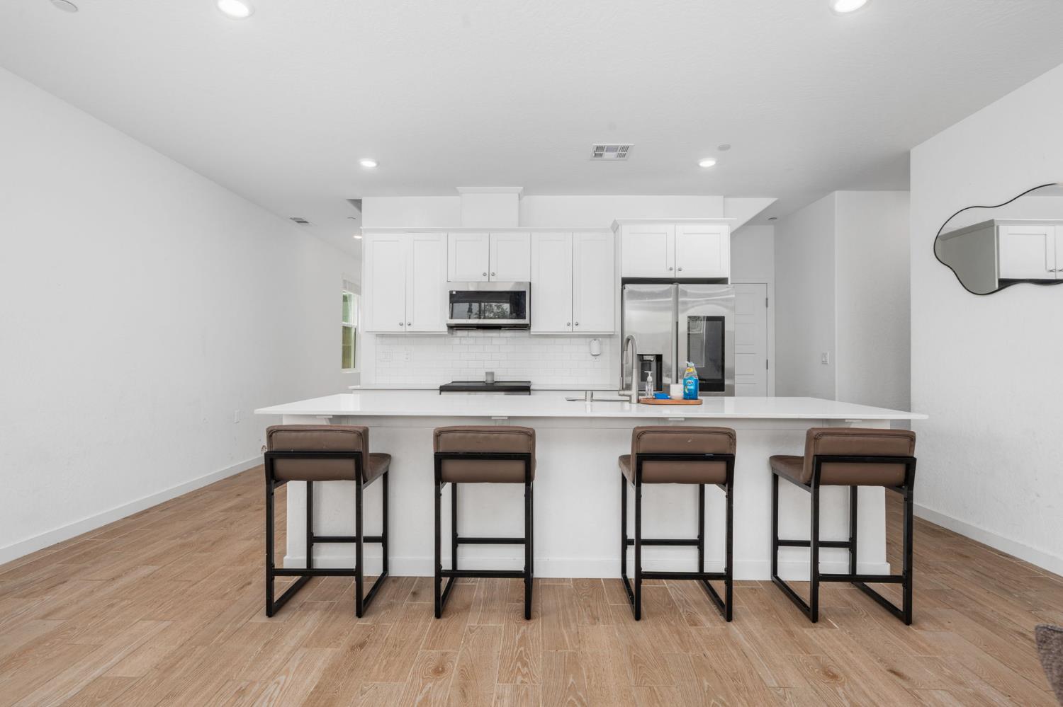 1174 Granite Dr W, Madera, CA 93636