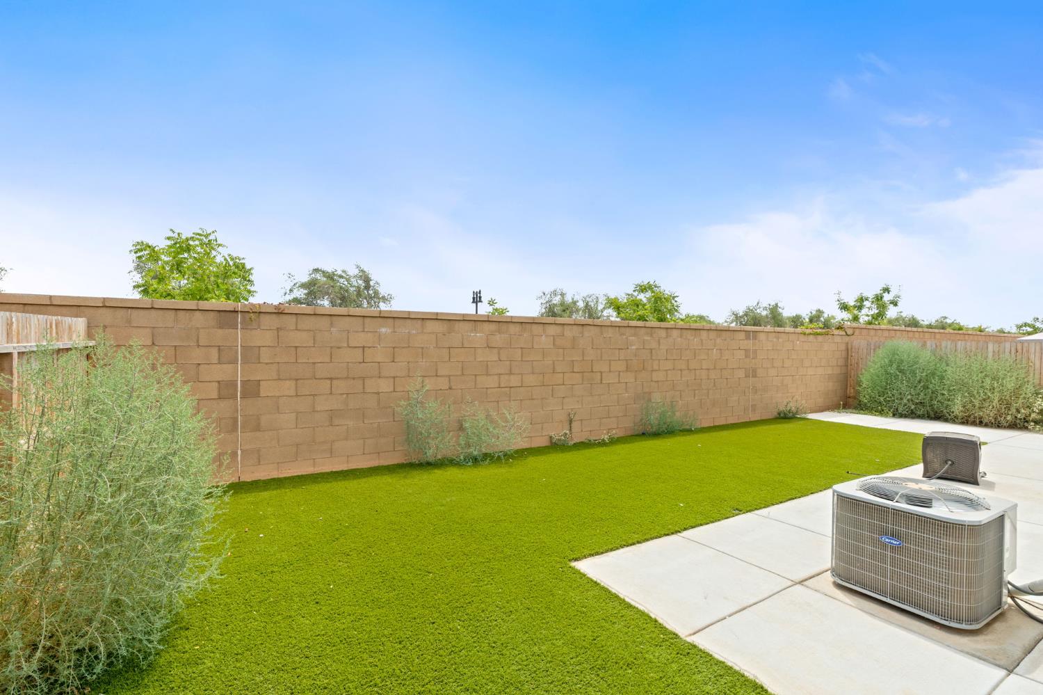 1174 Granite Dr W, Madera, CA 93636