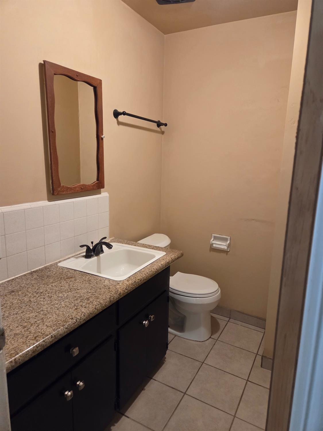 1423 S Whitney Ave, Fresno, CA 93702