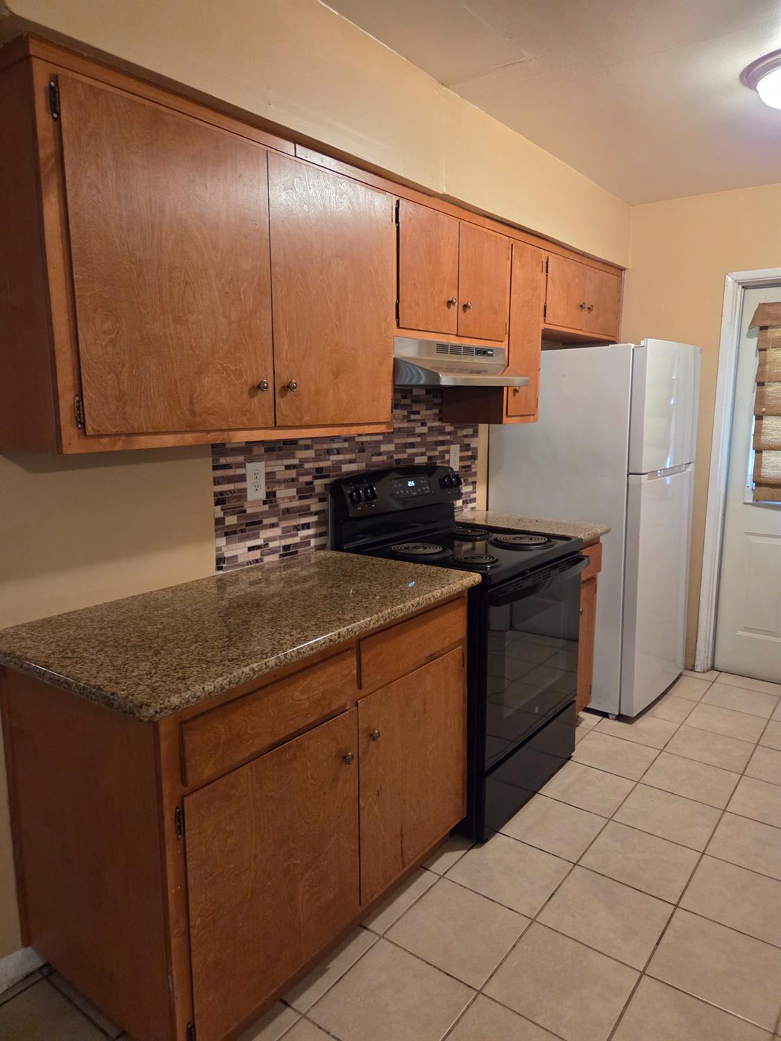 1423 S Whitney Ave, Fresno, CA 93702