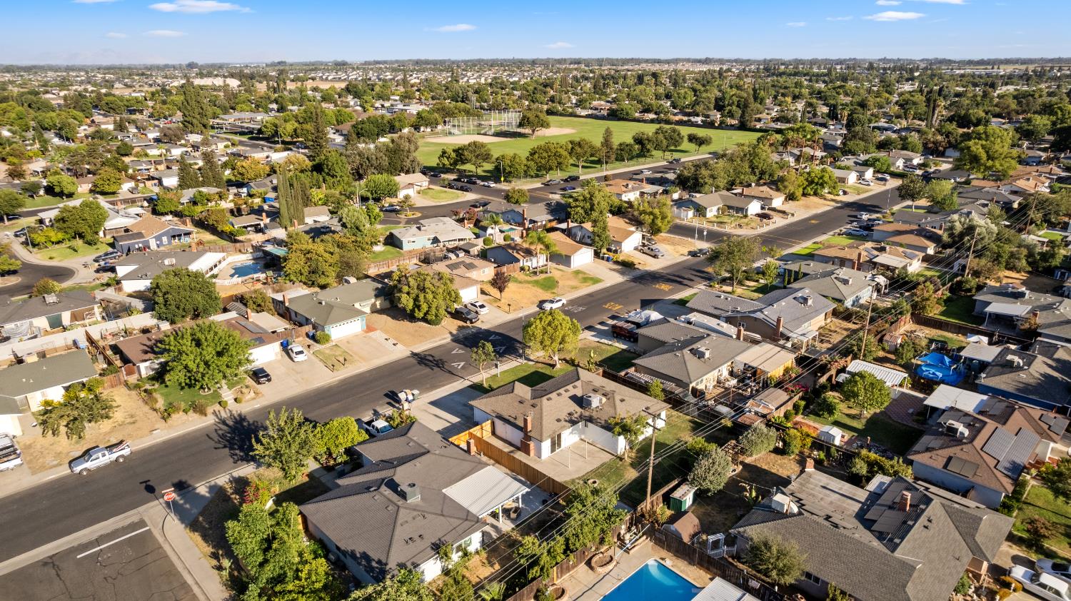 3298 Claremont Ave, Clovis, CA 93611