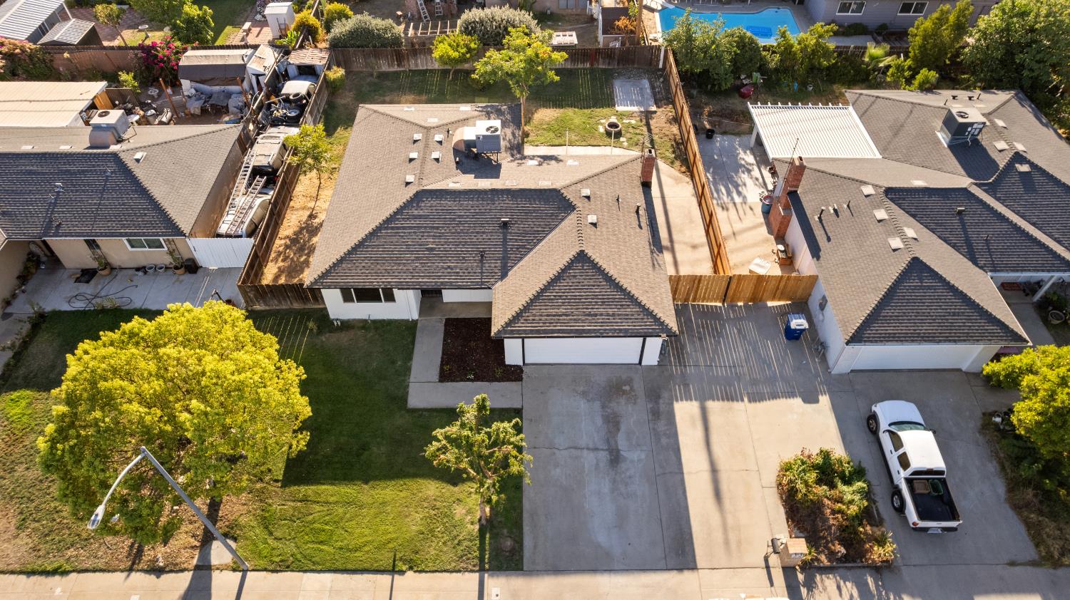 3298 Claremont Ave, Clovis, CA 93611