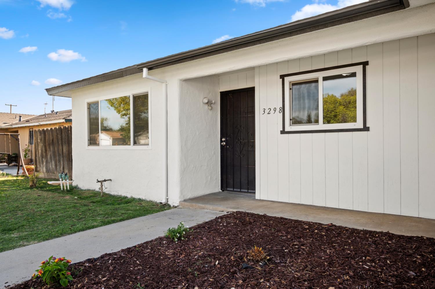 3298 Claremont Ave, Clovis, CA 93611