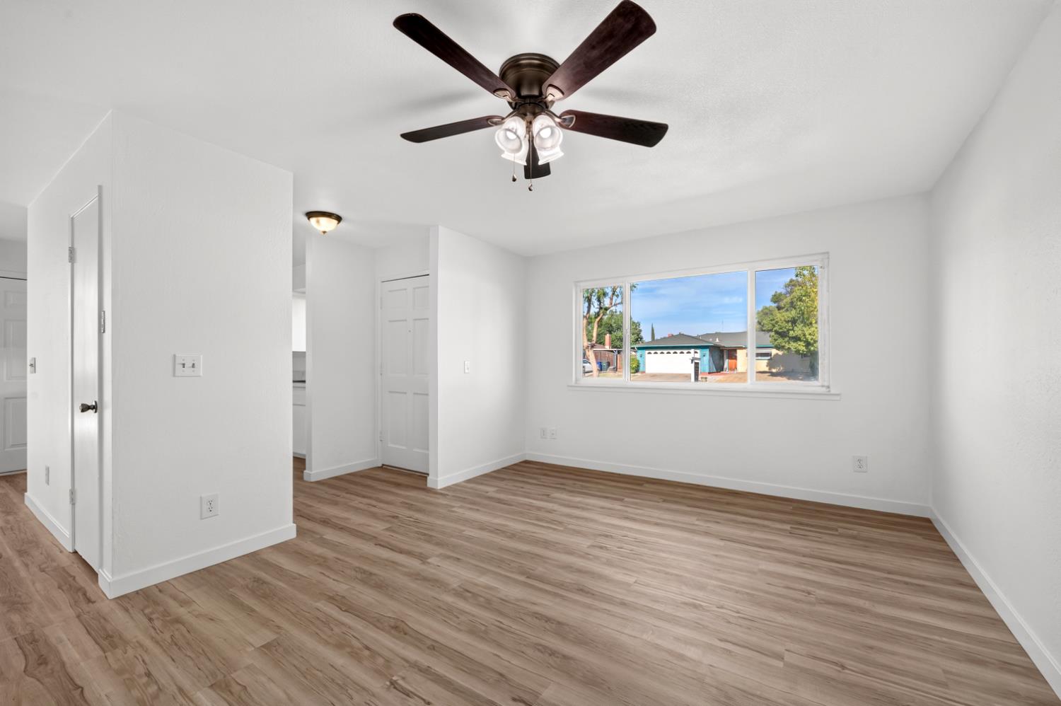 3298 Claremont Ave, Clovis, CA 93611