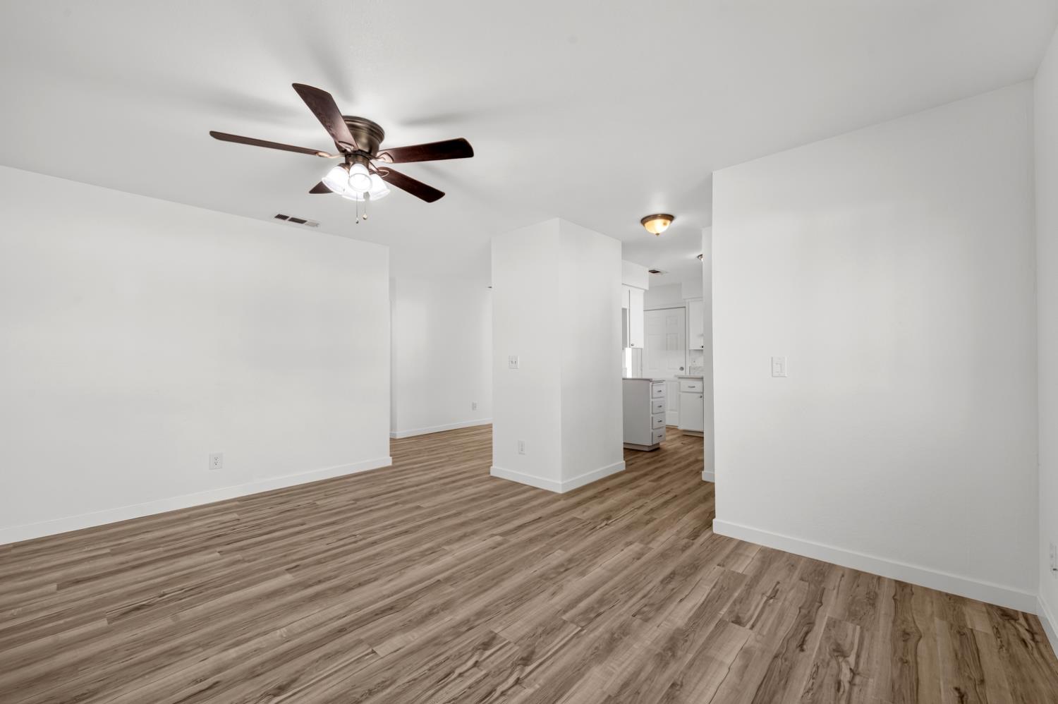 3298 Claremont Ave, Clovis, CA 93611