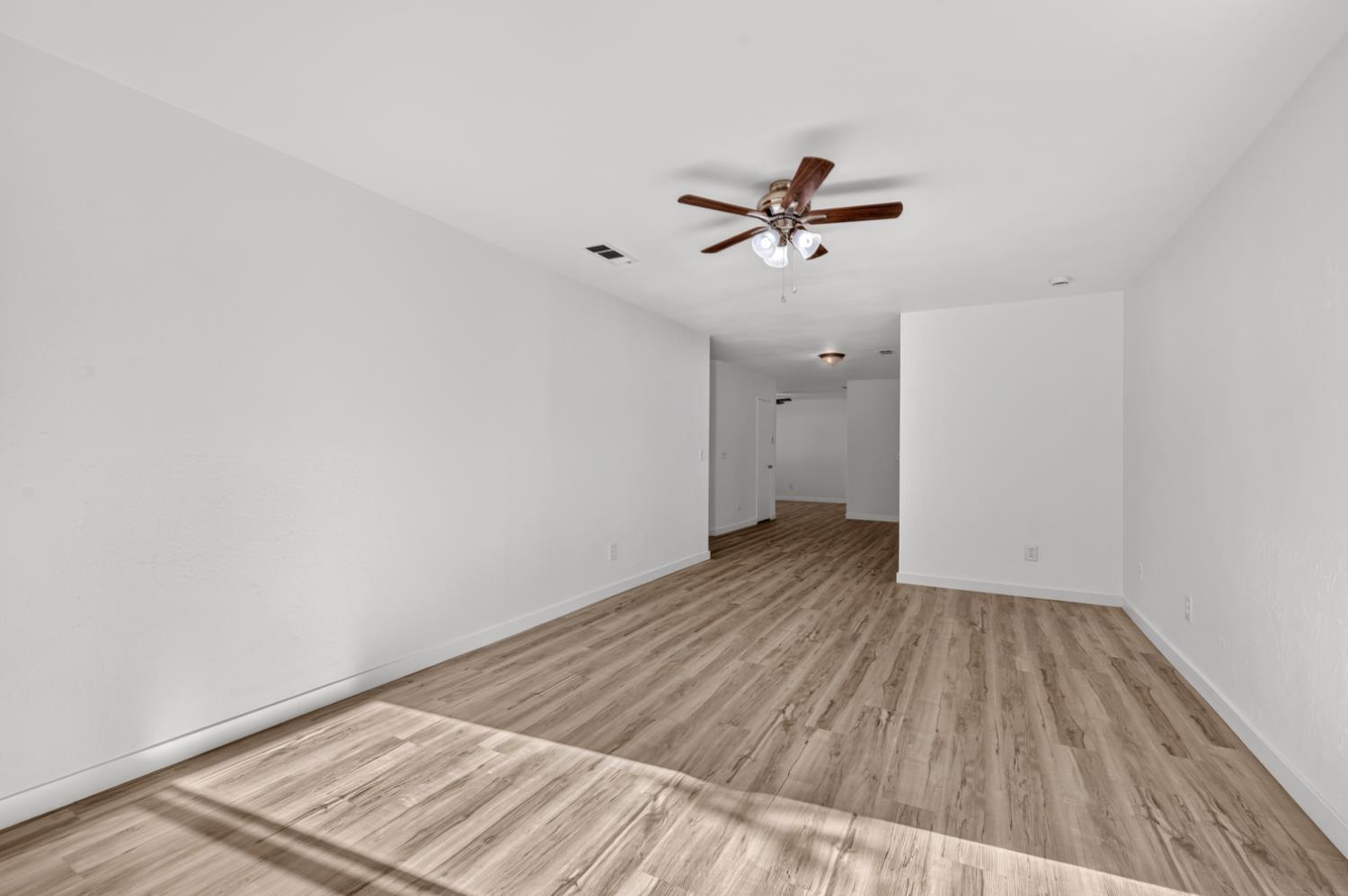 3298 Claremont Ave, Clovis, CA 93611