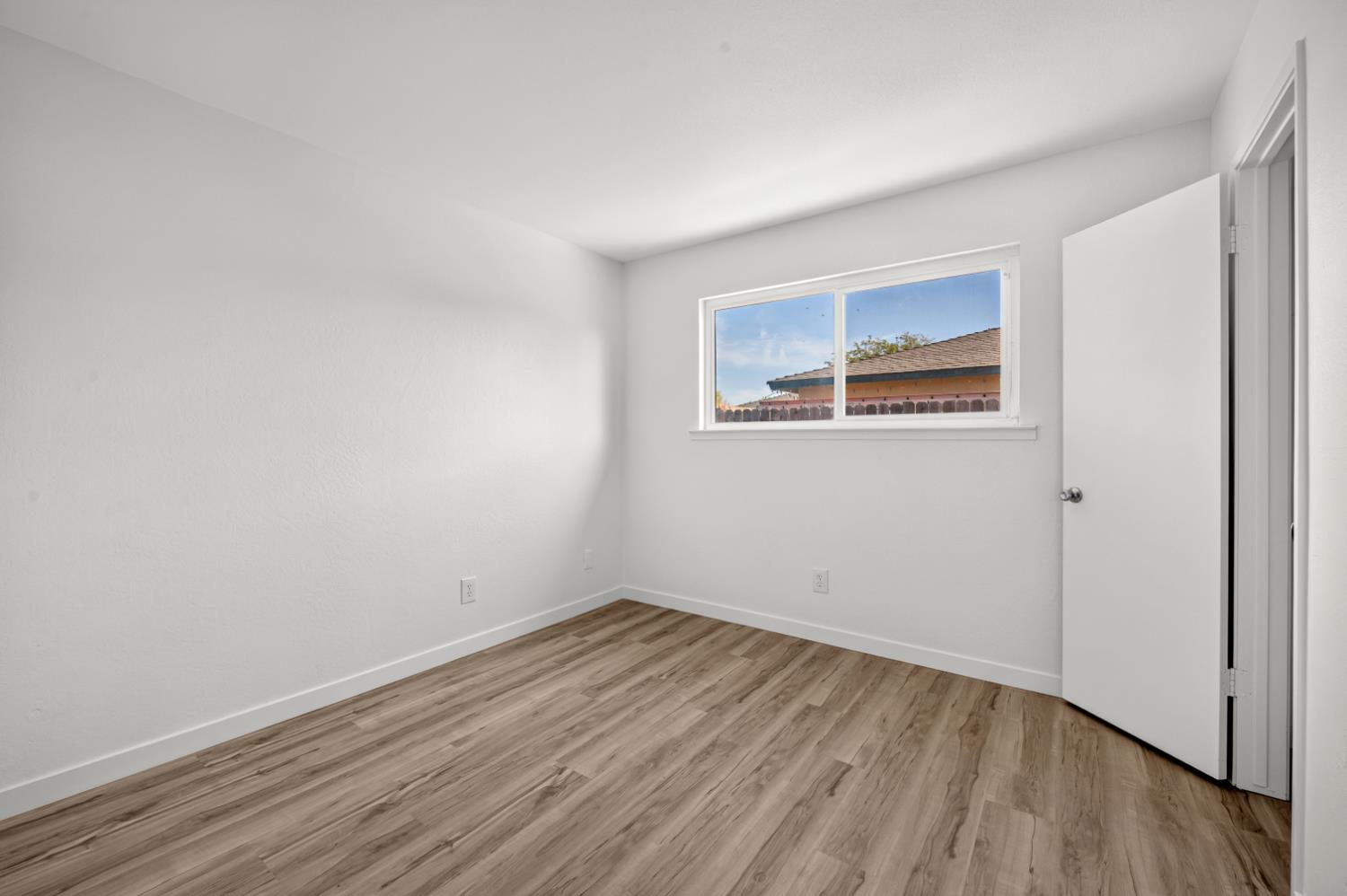 3298 Claremont Ave, Clovis, CA 93611