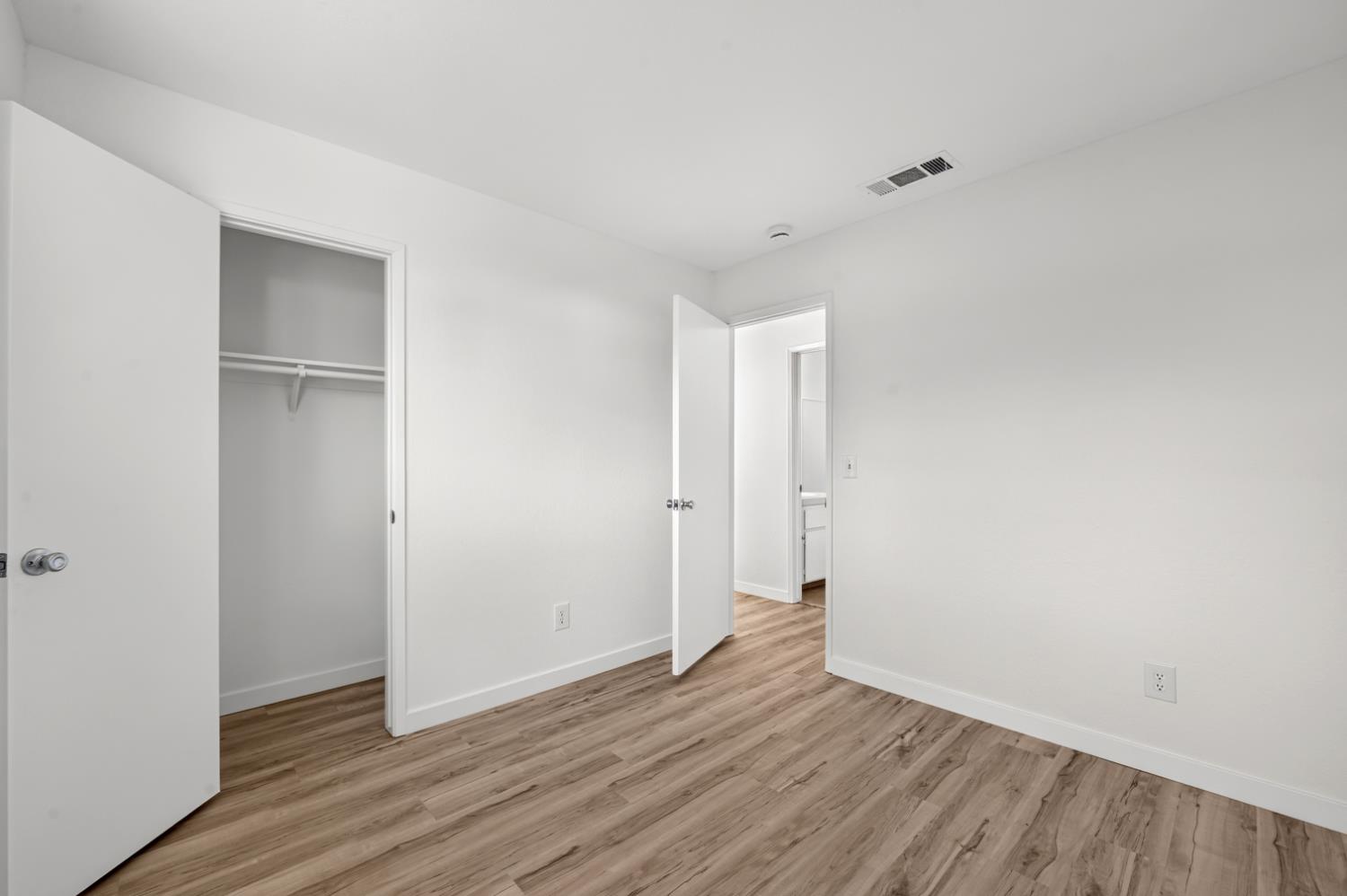 3298 Claremont Ave, Clovis, CA 93611